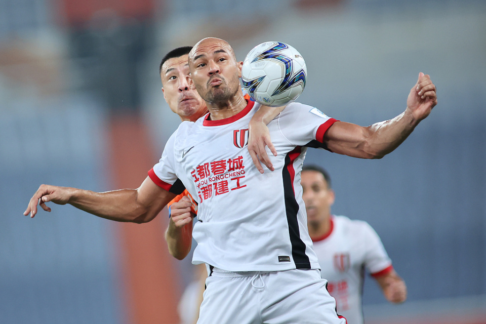 帮助球队获, 他的头球能, BKL