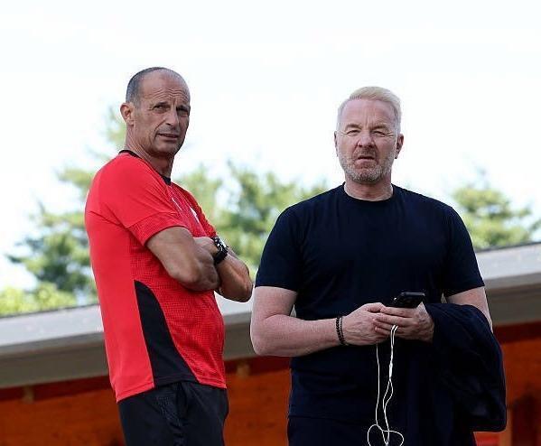 万欧元, 季多次在关